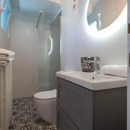 Cozy By Ivanka Design アパート *