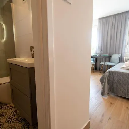 Cozy By Ivanka Design アパート