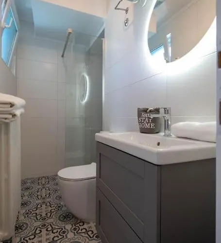 Cozy By Ivanka Design 아파트 *