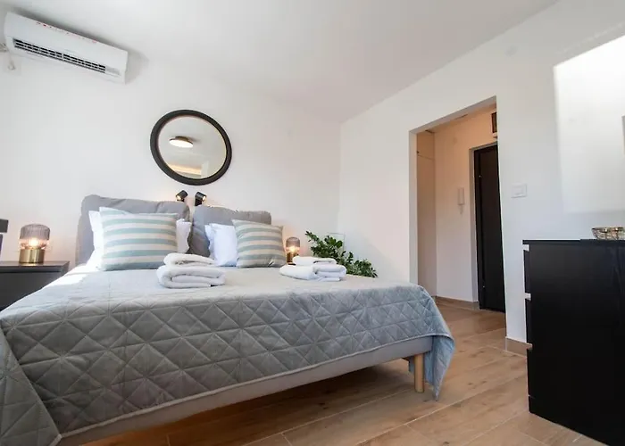 Cozy By Ivanka Design 아파트 *